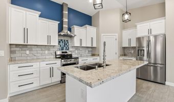 16 E Davis Ln, Avondale, AZ 85323