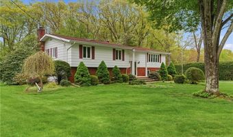 6 Bruce Dr, North Smithfield, RI 02896