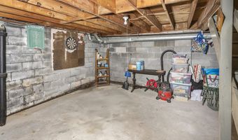 9 Campagna Dr, Albany, NY 12205