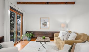 7 George St, Barnstable, MA 02630