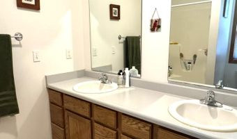 5014 Waller St, Ames, IA 50014