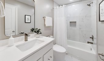 6410 WINNEPEG Rd, Bethesda, MD 20817