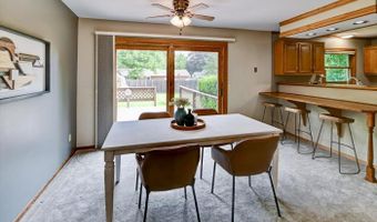 5514 Meadowood Dr, Fitchburg, WI 53711