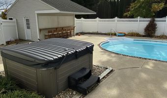 29 Meadowbrook Dr, Brooklyn, CT 06234