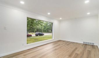 9986 Becker Ave, Allen Park, MI 48101