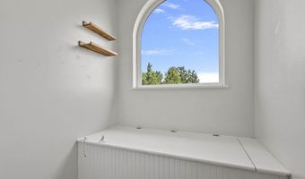 6340 Chuckanut Dr, Bow, WA 98232