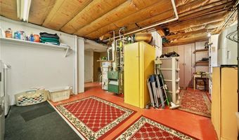 43 Poplar St, Newport, RI 02840