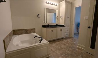 9725 KINGLET Dr, Baton Rouge, LA 70809
