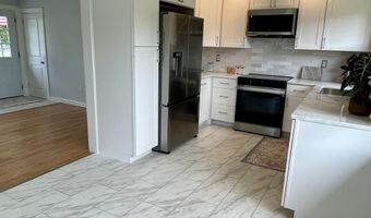 10 Crawford Dr, Bath, ME 04530