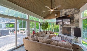 1045 N Quarry Rd, Amherst, OH 44001