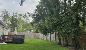 6 Maple Village Ct, Ann Arbor, MI 48103