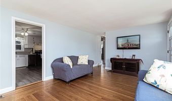 322 Garden City Dr, Cranston, RI 02920
