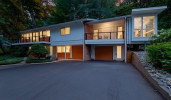 8004 PARK OVERLOOK Dr, Bethesda, MD 20817