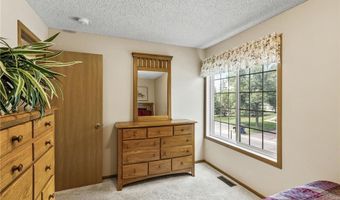 15548 Float Ln 104, Apple Valley, MN 55124