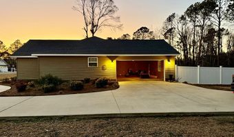 57 Brandon St, Baxley, GA 31513