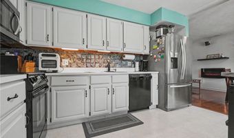 3854 Surfside Cir, Aurora, OH 44202