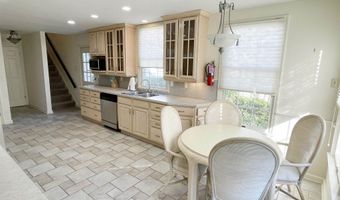 198 40th St, Avalon, NJ 08202