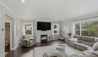 10200 Halfhitch Cir, Anchorage, AK 99515