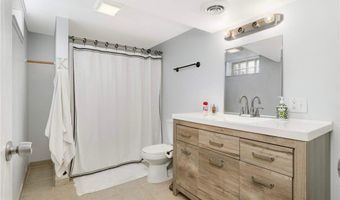 818 Madison St, Anoka, MN 55303