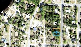 9 NW 9th St, Carrabelle, FL 32322