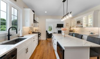 79 Todds Hill Rd, Branford, CT 06405