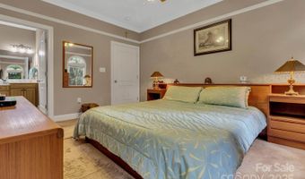44 Pacifico Dr, Asheville, NC 28806