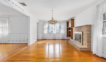 17 Jennie St, Cranston, RI 02920