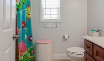 121 Lightwater Dr, Aberdeen, NC 28315