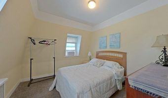 36 Dixon St, Newport, RI 02840