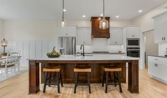 12749 NE Cherokee Dr, Adrian, MO 64720