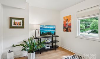 6038 Old Providence Rd, Charlotte, NC 28226