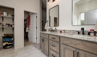 21696 Lawrence 1230, Aurora, MO 65605
