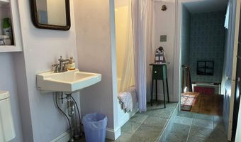 25 Grove St, Brandon, VT 05733