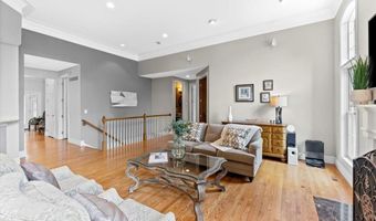 324 Meadowbrook Country Club Est, Ballwin, MO 63011