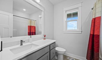 4401 Everest Cir, Ames, IA 50014
