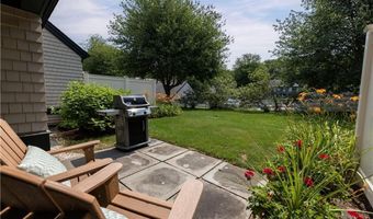 2 Martingale Ln, Narragansett, RI 02882