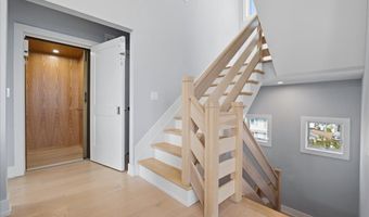 115 9TH St, Beach Haven, NJ 08008