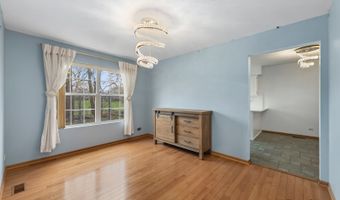 39911 Golf Ln, Antioch, IL 60002