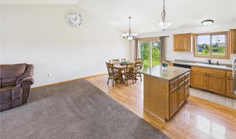985 Waters Edge Cir, Avon, MN 56310