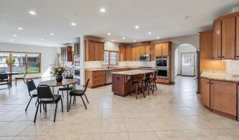 500 E Sherwood Dr, Addison, IL 60101