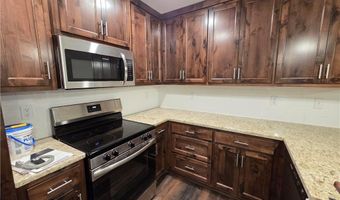 30 E 7th St, Adrian, MO 64720