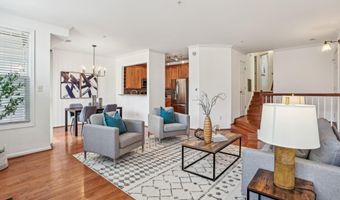 4691 LONGSTREET Ln 202, Alexandria, VA 22311