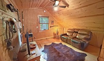 10563 Deer Dr, Birdseye, IN 47513