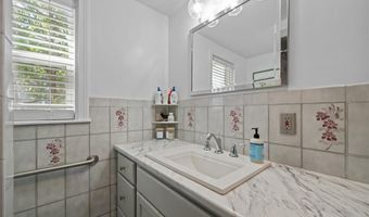 10 Denver Ave, Cranston, RI 02905