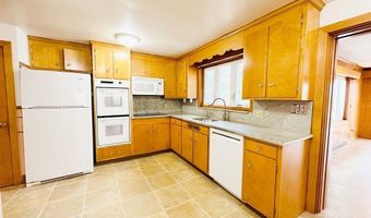 5 Crest Dr W, Dover, MA 02030