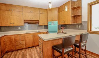 822 Westwood Dr SW, Alexandria, MN 56308