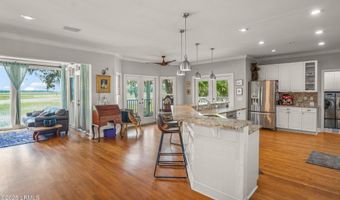 5 Petigru Dr, Beaufort, SC 29902