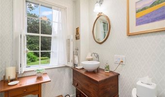 22 Brayton Rd, Smithfield, RI 02917