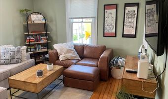 35 Elm St B, Newport, RI 02840