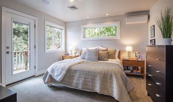 909 NW Delaware Ave, Bend, OR 97703